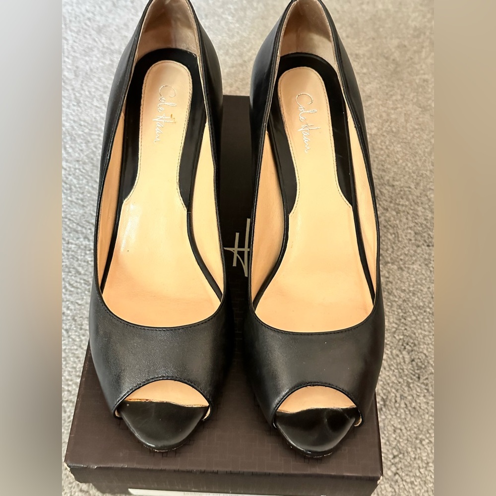COLE HAAN Margot OT II Peep Toe Pumps - 8B - EUC